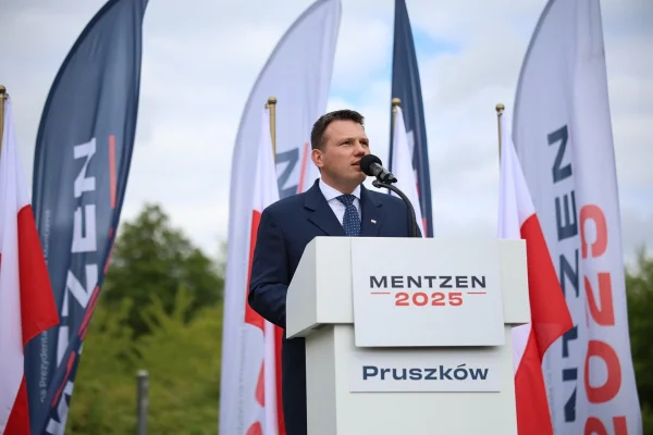 Candidații dreptei în alegerile prezidențiale din Polonia folosesc imaginea refugiaților ucraineni, în scădere de popularitate, ca temă de campanie