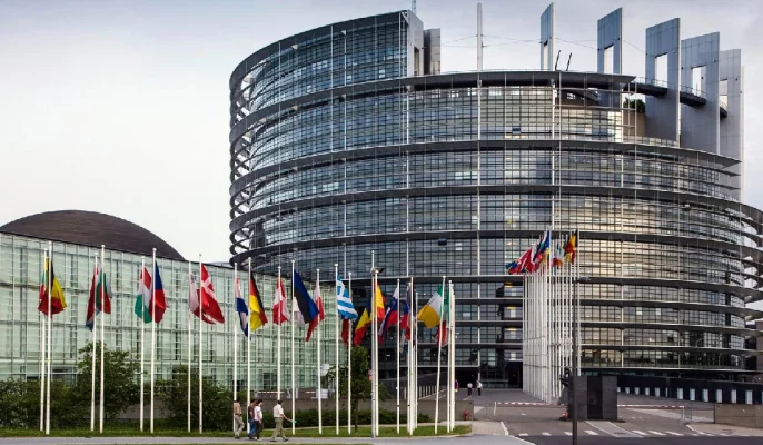 Scandal în Parlamentul European, între o europarlamentară cu origine română și angajata unui alt grup parlamentar: ambele susțin că au fost agresate
