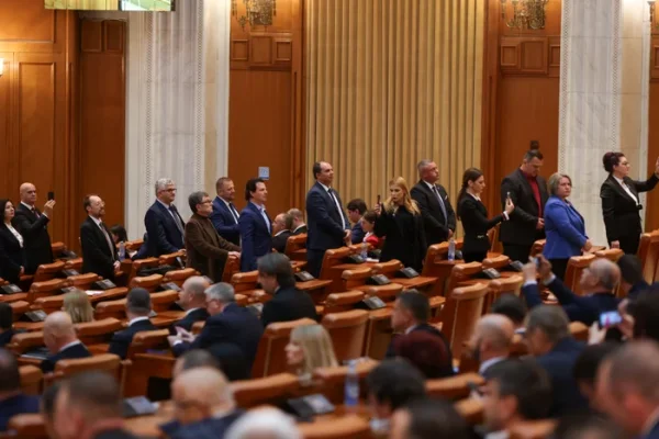 Suveraniștii au boicotat ședința din Parlament pentru ceremonia solemnă a jurământului de către Nicușor Dan