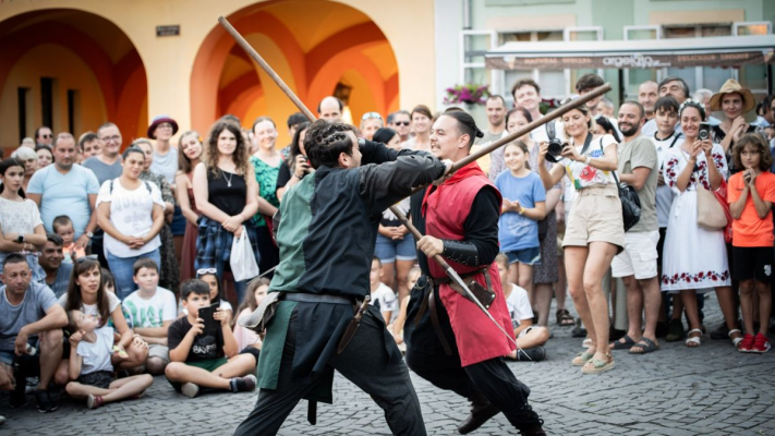 Festivalul Sighişoara Medievală, la a 30-a ediție. Parade cu domniţe şi cavaleri, spectacole interactive, muzică medievală, dansuri şi ateliere
