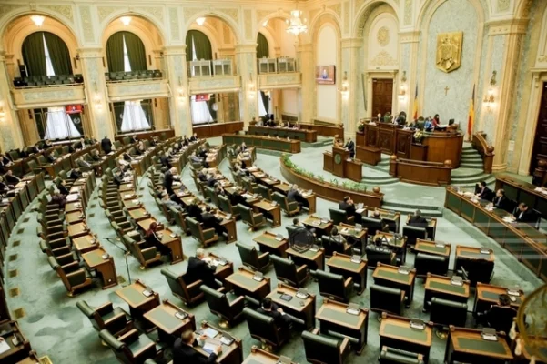 Doi senatori POT şi-au anunţat demisiile din partid / Partidul Oamenilor Tineri rămâne fără grup parlamentar în Senat, în urma plecărilor