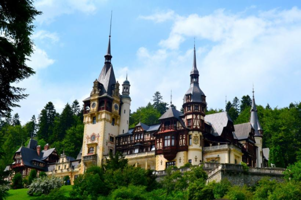 Ministerul Culturii anunță ce se întâmplă cu clădirile de patrimoniu din Sinaia afectate de furtună