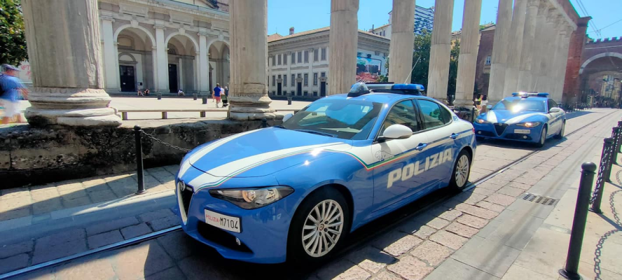 Poliţia italiană a destructurat o reţea de trafic de migranţi, care ar fi adus ilegal aproximativ 2.000 de persoane în Europa din Turcia, prin Mediterana / Au fost operate 25 de arestări