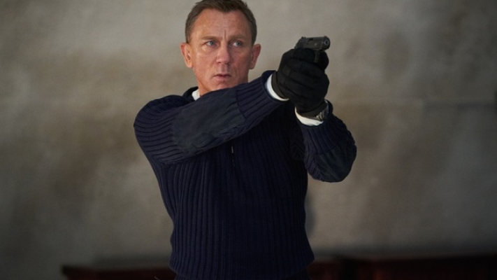 Proprietarii  francizei James Bond spun că disputa pentru nume este un „atac” după ce un dezvoltator imobiliar cu sediul în Dubai a depus cereri contestând înregistrările mărcilor, inclusiv expresia „Bond, James Bond”