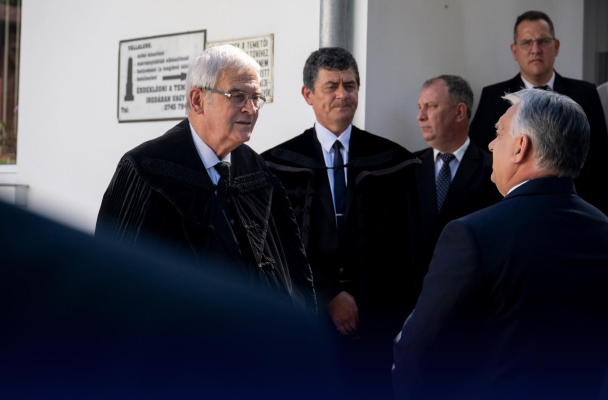 Orban, o noua „vizita privata” in Transilvania. A venit la inmormantarea unui cunoscut avocat din Targu-Mures