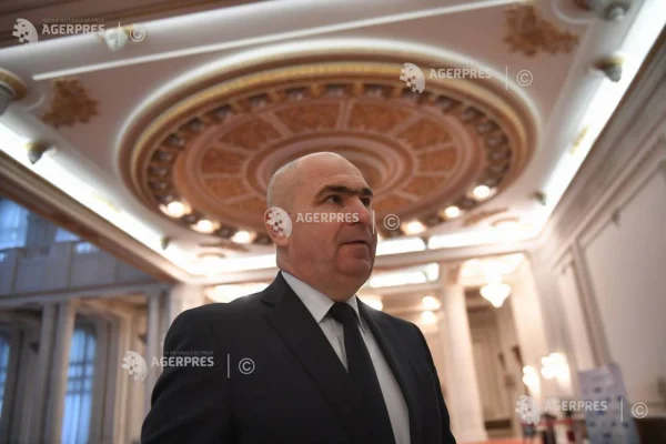 Ziua Eroilor/Bolojan: O națiune nu-și uită niciodată eroii; să păstrăm recunoștință și să ne înclinăm în fața sacrificiului lor