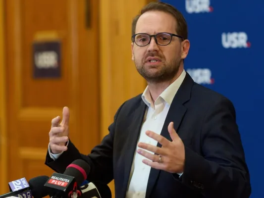 Dominic Fritz a preluat preşedinţia interimară a USR. „România este într-un pericol extrem de mare”