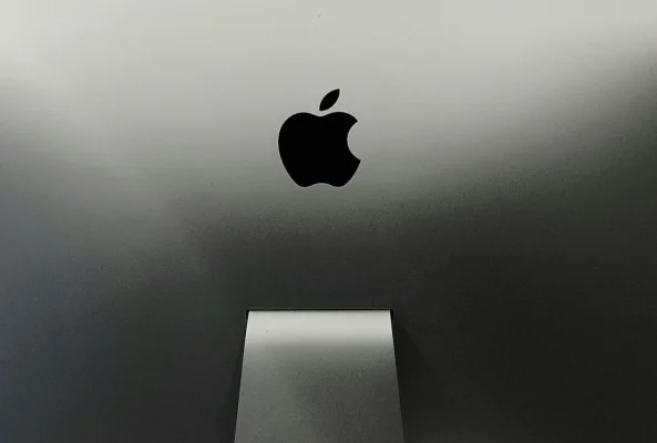 Comisia Europeană a amendat Apple și Meta cu 700 de milioane de euro pentru încălcarea legislației digitale a UE