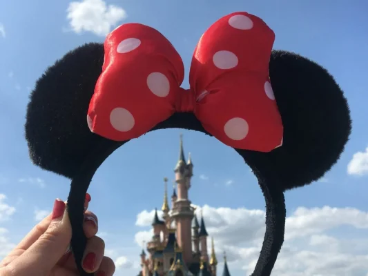 Disney concediază câteva sute de angajaţi în departamentele de film, televiziune şi finanţe corporative