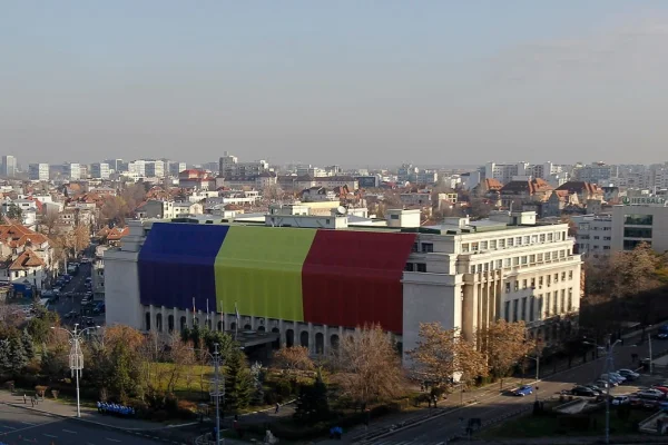Sindicatul Angajaților din Aparatul de Lucru al Guvernului: Noi nu cumulăm pensii speciale cu salarii de mii de euro, în timp ce ni se cer sacrificii „pentru binele bugetului”/  Noi nu am generat crizele, dar suntem întotdeauna chemați să le gestionăm / Noi nu suntem ei