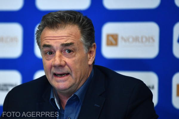 SuperLiga: Vassaras a prezentat cele trei modificări ale regulamentului / „Regula celor 8 secunde”, „Dialog cu căpitanii” și „Atingere dublă la penalty”