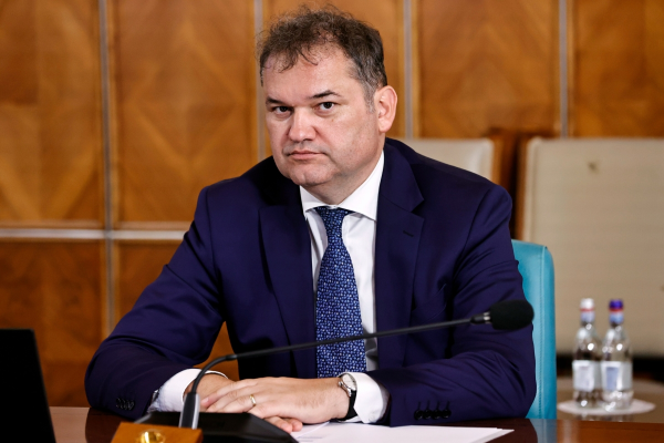 Adio sporuri pe ochi frumoși! Angajații care lucrează cu proiecte europene vor primi bonusuri doar în funcție de performanță