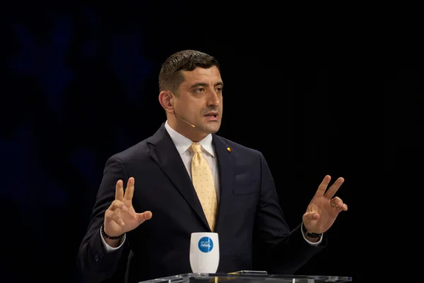 George Simion declară în presa franceză că ar susține restaurarea monarhiei în România: „ne dorim această schimbare constituțională”
