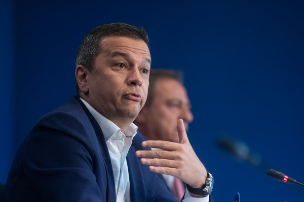 Grindeanu: Ce-o fi fost în mintea domnului Pîslaru? Să aibă curaj şi să le spună clar românilor dacă domnia sa consideră că proiectele începute nu mai trebuie finalizate. Pentru că din declaraţiile sale aşa pare