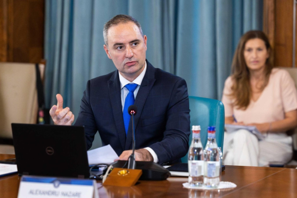 Cu cât mai rămân membrii Comitetului Interministerial care coordonează activitatea Exim Banca Românească? Guvernul a tăiat masiv din veniturile lor