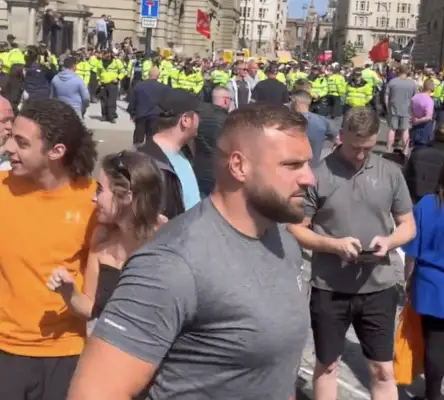 Poliţia britanică, în alertă înaintea protestelor anti-imigrație anunţate pentru weekend în Essex
