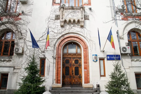Ministerul Educației intervine în cazul Universității Harvard după decizia administrației Trump: 'Ne preocupă impactul asupra studenților români'