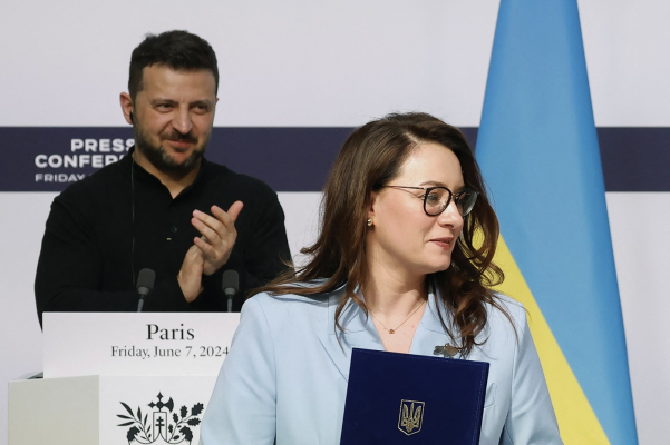 Administrația Zelenski, acuzată că alunecă spre AUTORITARISM: „Criticii sunt dați la o parte, susținătorii loiali sunt protejați”
