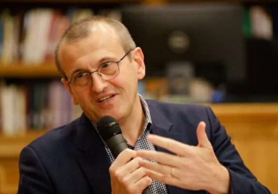 Politologul Cristian Preda îi cere demisia lui Marcel Ciolacu, după excluderea României din Visa Waiver