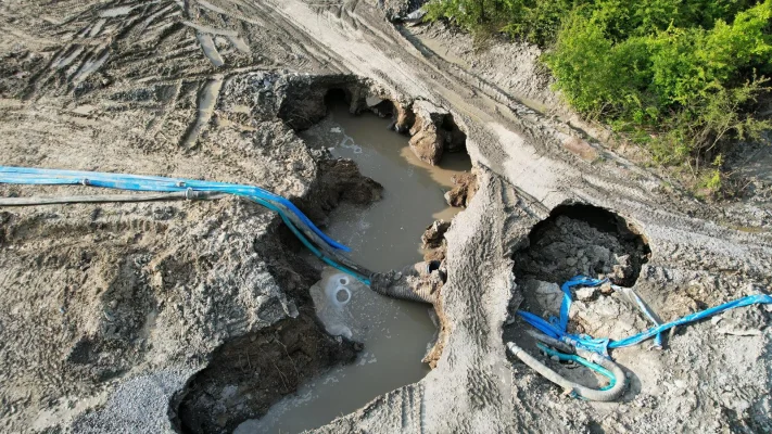 Cratere de zeci de metri la Salina Praid. Terenul de deasupra minei vechi cedează bucată cu bucată