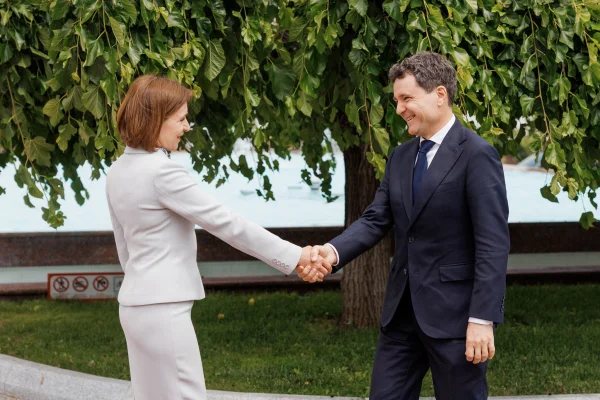 Plângere PENALĂ la Parchetul General împotriva lui Nicușor Dan pentru „trădare de stat”: „România și Moldova nu sunt marionete de vândut”