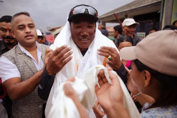 Alpinistul nepalez Kami Rita Sherpa cucerește Everestul pentru a 31-a oară