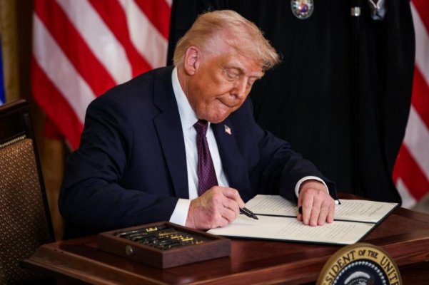Tensiuni comerciale SUA-UE. Administrația Trump anunță noile tarife vamale la importurile din UE