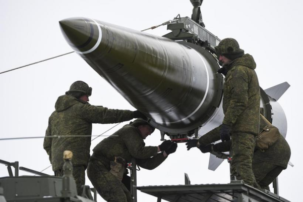 Avertisment: Lumea se confruntă cu o nouă cursă a înarmării nucleare