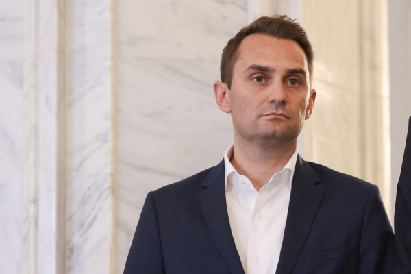 LIVE Rstructurări la Guvern. Se desființează 40% din posturi