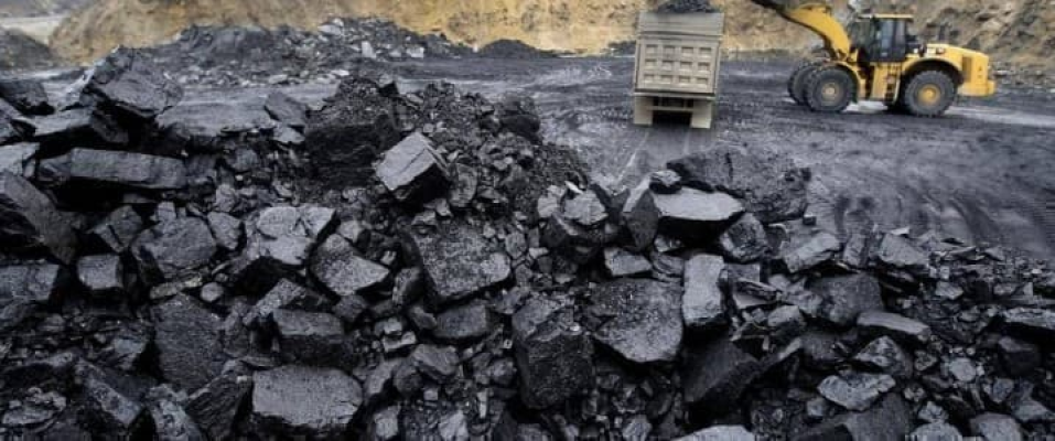 Băncile investesc sute de miliarde de dolari în termocentrale pe cărbune