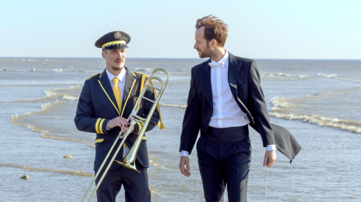„Fanfara”, comedia de care ai nevoie vara asta, despre muzica ce reface legături pierdute – de vineri 27 iunie în cinematografe
