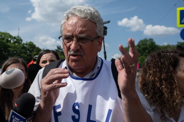 Profesorii vor fi în stradă în prima zi de școală, pe 8 septembrie, spune Simion Hăncescu – FSLI: Ceea ce se întâmplă e impardonabil. Organizăm un marș uriaș în București